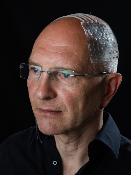 Portrait photo of TechEthos board member Thomas Stieglitz
